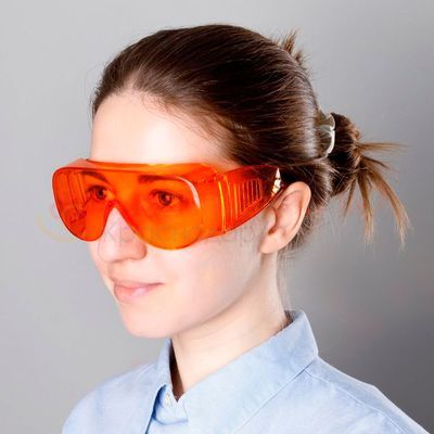 Очки защитные открытые Солнышко «Спектр-УФ» отличаются удобной посадкой