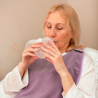 Поильник BESIDE с крышкой-носиком 200 мл для жидкой пищи